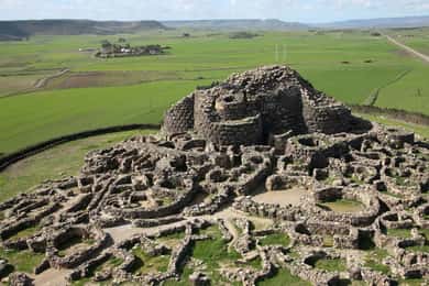 From Cagliari: Nuraghe Barumini UNESCO & Casa Zapata Museum