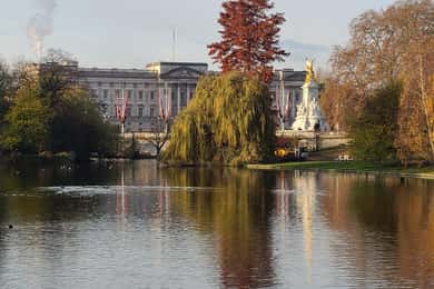 London: Spaziergang durch die drei Paläste und Tee im Kensington Palace