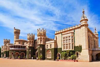 Bengaluru: Half day city tour with hotel pick-up & drop-off