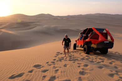 Huacachina: Sandboarding and 4x4 Desert Adventure