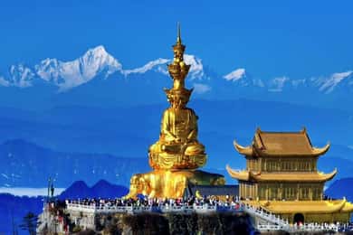 From Chengdu: Mount Emei Day Trip with Golden Summit Visit