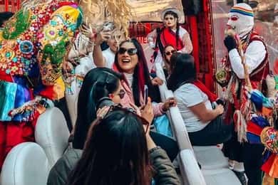 Cusco: Bus Tour with Folkloric Show and Pisco Sour Class