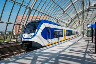 Amsterdam: Reiseticket für 1-3 Tage mit Flughafentransfer