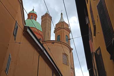 Bologna by night: Food, wine, spritz and fun