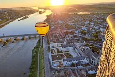 Hőlégballon repülés:Chambord, Chenonceau,Cheverny,Blois
