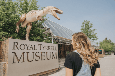 Drumheller: Dinosaurs, Canyons, & Hoodoos Day Tour