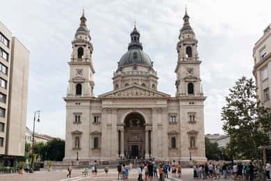 Great Hungarian Basilicas Tour with Folk Music Performance