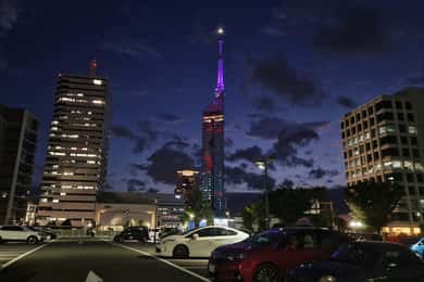 Fukuoka: Private Nightlife and Hidden Gems Tour with a Local