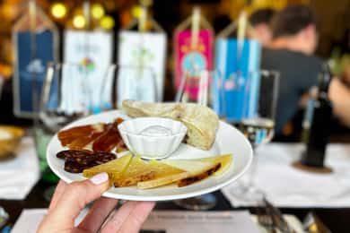 KRK: Cheese factory inside tour and product tasting–guide