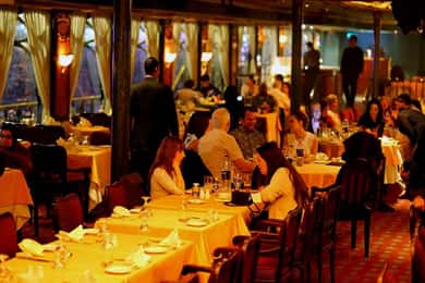 Cairo: Dinner Cruise on the Nile River with Entertainment