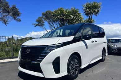 Auckland:Private 1 way Airport transfer to/from CBD Minivan