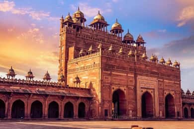 Agra: Guided Tour of Taj Mahal, Agra Fort and Fatehpur Sikri