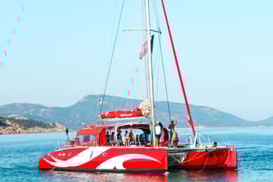 Croisière sur un maxi-catamaran à voiles