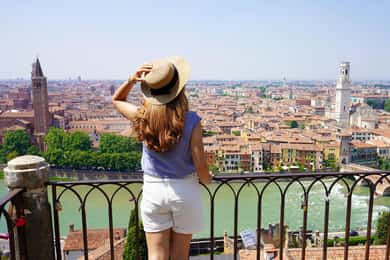 Verona: Walking Sightseeing City Tour with Local Guide