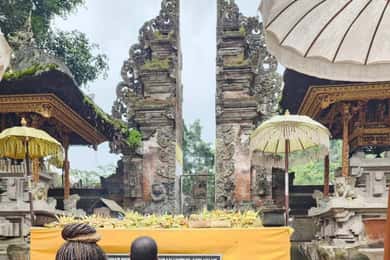 Ubud: Szent Víz templom, és kávékóstoló
