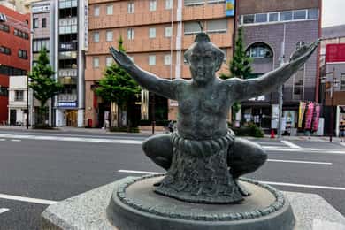 Tokyo: geleneklere adım atın, sumo güreşçileri ve geyşalar