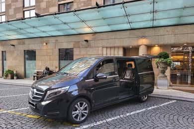 Prag Flygtransfer Taxi Transport Minibuss Minivan
