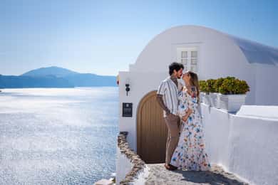 Santorini: Private Photo Shoot in Fira or Imerovigli