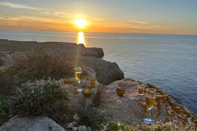 Good night Menorca: sunset with aperitif