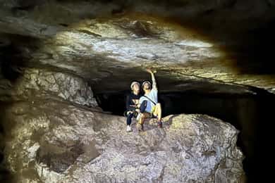 Guatapé: Cave Exploration with Rappelling or Walking Entry