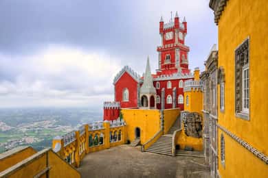 Vanuit Lissabon: Pena Paleis, Moors Kasteel & Cabo da Roca tour