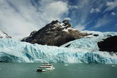 Crucero Gourmet por el Glaciar y Pasarelas del Perito Moreno