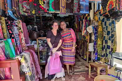 Tour del mercato tessile e dei fili di Mombasa con pranzo