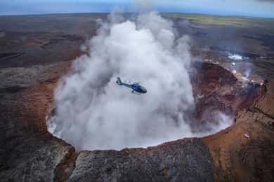 Maui to Big Island: Big Island Volcano Helicopter & Bus Tour
