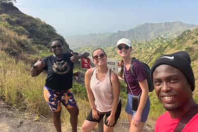 Ilha de Santiago: Pico de Antónia e Monte Tchota Trek