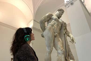 National Archaeological Museum synkroniserad audioguidad tur utan QR eller app