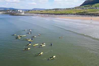 Surfunterricht in Co. Sligo, am Wild Atlantic Way