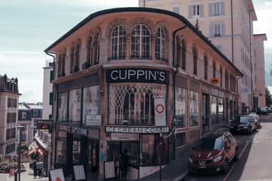 Lausanne: Walking Tour with Chocolate Tastings & Metro
