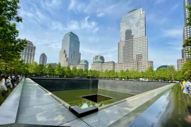 9/11 Memorial & Ground Zero Tour with Optional Museum Entry