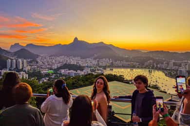 Pôr do sol no Rio de Janeiro de jipe