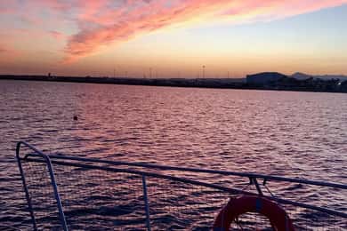 Larnaca: Solnedgångskryssningar – Traditional Explorer N Vessel