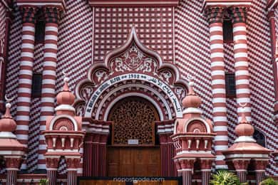 Explore a cidade de Colombo em um Tuk Tuk ou carro particular