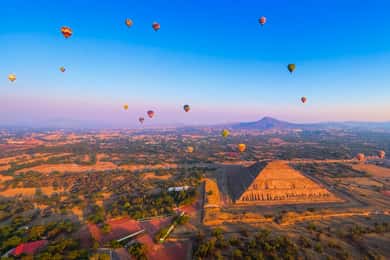 CDMX: Teotihuacan Hot Air Balloon with Transfers & Breakfast