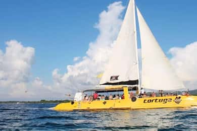 Cruzeiro de catamarã na praia de Negril; pôr do sol, mergulho com snorkel e festa
