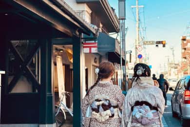 Kawagoe Tour: Kimono Experience, Local Tastings and Sake