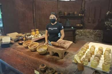 Sol: Uxmal & Cenote Peba & Chocolate Museum Tour