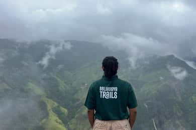 Kalupahana: Wangedigala Hiking Trail Guided Tour