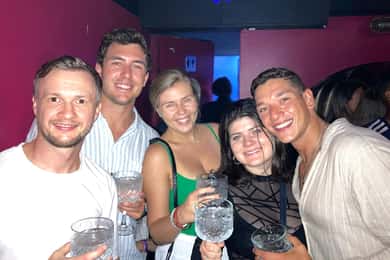 МАДРИД: NOCHE MADRILEÑA (PUB CRAWL Бесплатные снимки 3BARS+1 CLUB)