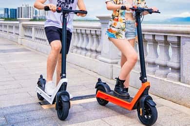 Benidorm - Elektroroller und Erkundung der Stadt