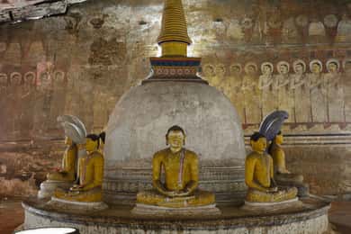 Sigiriya, Kandy 5-day Private Tour with beach, hill country