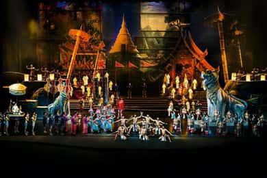 Phuket: Siam Niramit Premium (show, middag og transport)