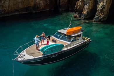 Luxury Private Yacht Tour with Exclusive Comfort & Extras