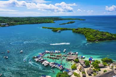 Cartagena: Rosario Islands Party to Baru & Cholon with Lunch