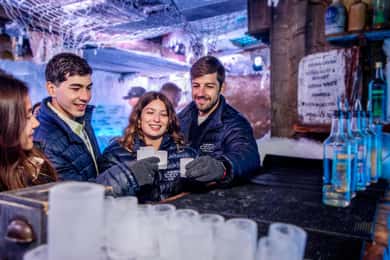 Icebar-pääsylippu ja 3 juomaa