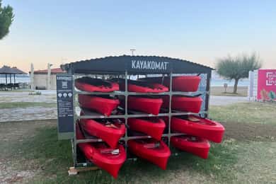 Podstrana : location de kayaks et de planches de SUP sur la plage de Podstrana