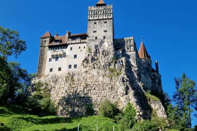Brașov: Bran, Râșnov, and Peleș Castles Tour with Guide